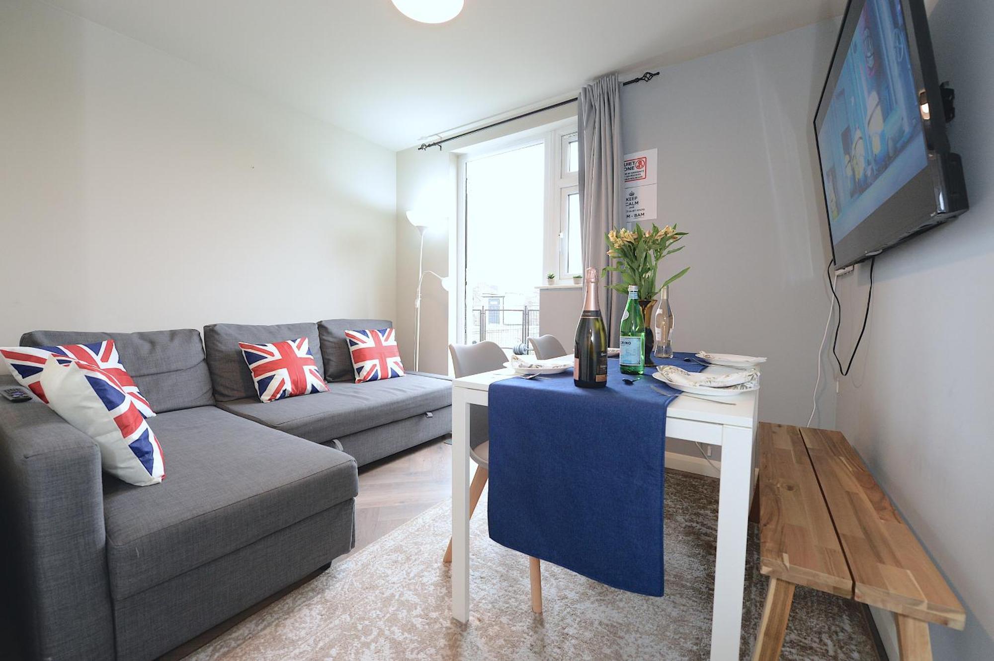2 Bedroom Flat In Wood Green Piccadilly Line Londres Exterior foto