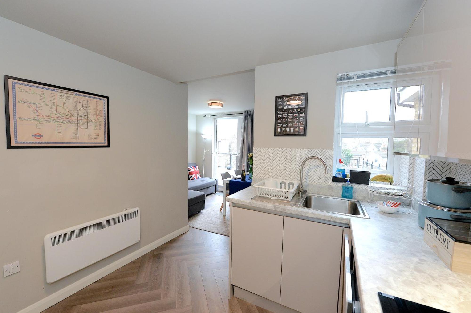 2 Bedroom Flat In Wood Green Piccadilly Line Londres Exterior foto