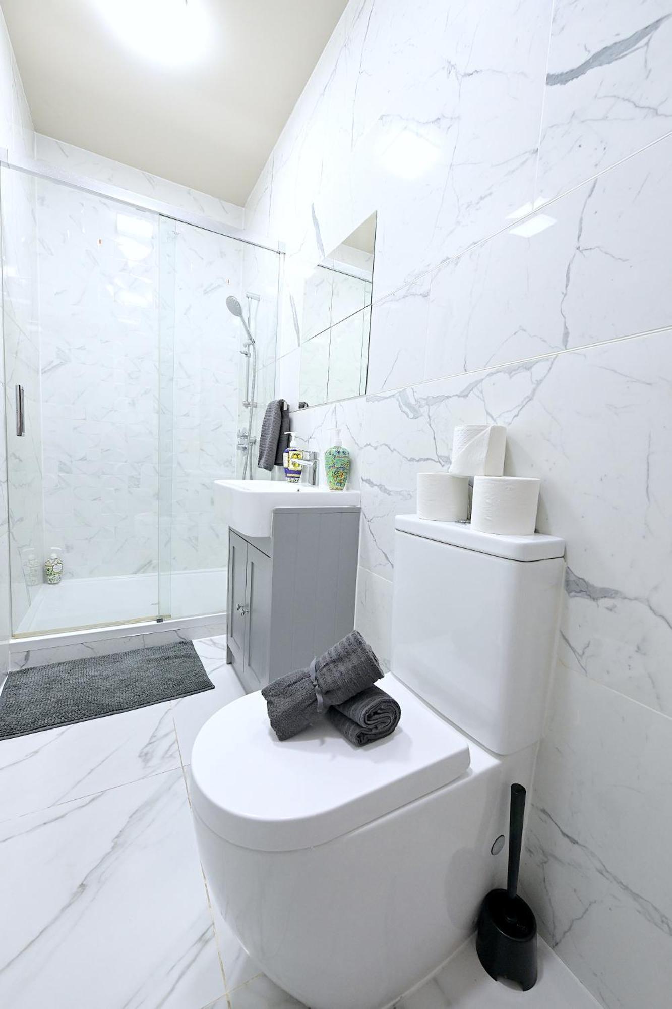 2 Bedroom Flat In Wood Green Piccadilly Line Londres Exterior foto