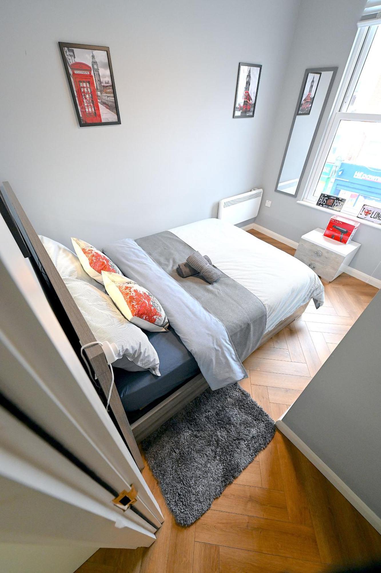 2 Bedroom Flat In Wood Green Piccadilly Line Londres Exterior foto